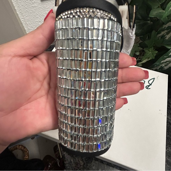 Betsey Johnson Black and White Bow Heels - Picture 4 of 7